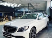 Mercedes Benz C200 Exclusive ưu đãi khủng 50% thuế trước bạ, KM tiền mặt kèm quà tặng lên tới 100tr đồng trong tháng 2