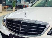 Mercedes Benz C200 Exclusive ưu đãi khủng 50% thuế trước bạ, KM tiền mặt kèm quà tặng lên tới 100tr đồng trong tháng 2