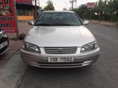 Cần bán lại xe Toyota Camry sản xuất 2000, hàng hiếm, xe đẹp chạy bền theo năm tháng