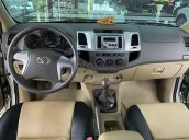 Bán Toyota Hilux năm sản xuất 2011, màu bạc, xe nhập còn mới, 355 triệu