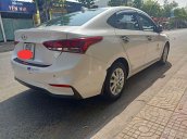 Bán xe Hyundai Accent đời 2019, màu trắng chính chủ, giá chỉ 499 triệu