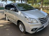 Bán Toyota Innova năm 2014, màu bạc 