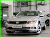 [Volkswagen Trường Chinh ] ưu đãi trước bạ sốc 200tr + phụ kiện chính hãng cho Pasat Bluemotion màu bạc, LH Mr Thuận