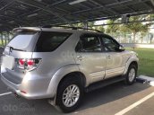 Bán Toyota Fortuner đời 2012, màu bạc, xe gia đình