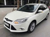 Xe Ford Focus Titanium sản xuất năm 2015, màu trắng, 460tr