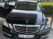 Bán xe Mercedes-Benz E class năm 2011, màu đen, mới 95%, giá 598 triệu đồng