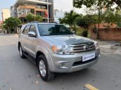 Cần bán Toyota Fortuner đời 2010, màu bạc