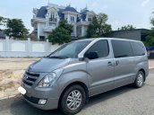 Bán xe Hyundai Starex đời 2017, màu bạc, xe nhập