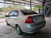 Cần bán xe Chevrolet Aveo năm 2013, màu bạc