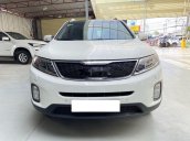 Bán ô tô Kia Sorento sản xuất 2015, màu trắng, giá 630tr