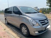 Bán xe Hyundai Starex đời 2017, màu bạc, xe nhập