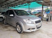 Cần bán xe Chevrolet Aveo năm 2013, màu bạc