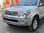 Cần bán Toyota Fortuner đời 2010, màu bạc