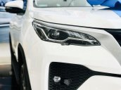 Cần bán Toyota Fortuner đời 2021, màu trắng, giá 995tr