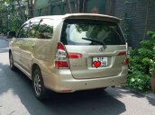 Cần bán gấp Toyota Innova 2015, màu vàng, giá 405tr