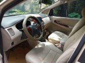 Cần bán gấp Toyota Innova 2015, màu vàng, giá 405tr