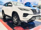 Cần bán Toyota Fortuner đời 2021, màu trắng, giá 995tr