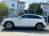 Cần bán gấp Mercedes GLC250 sản xuất 2019, giá mềm