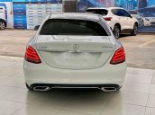 Cần bán gấp Mercedes C200 năm 2018, màu trắng mới như xe hãng, giá cực đẹp