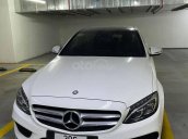 Cần bán Mercedes C300 AMG đời cuối 2016, màu trắng, giá bay nhanh