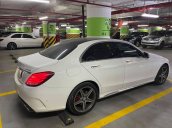 Cần bán Mercedes C300 AMG đời cuối 2016, màu trắng, giá bay nhanh