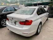 Cần bán xe BMW 320i 2013, màu trắng