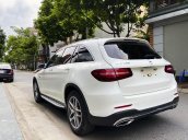 Xe Mercedes GLC300 AMG sản xuất 2016, màu trắng