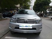 Bán Toyota Fortuner 2.7V năm sản xuất 2011, màu bạc