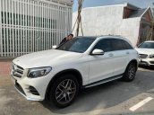 Cần bán xe Mercedes GLC 300 năm sản xuất 2019, màu trắng