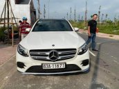 Cần bán xe Mercedes GLC 300 năm sản xuất 2019, màu trắng