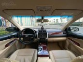 Cần bán lại xe Toyota Camry 2.0E AT sản xuất 2013, màu đen, biển Hà Nội, giá mềm