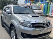 Cần bán xe Toyota Fortuner năm sản xuất 2014 còn mới giá cạnh tranh