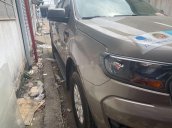 Cần bán gấp Ford Ranger sản xuất năm 2019, màu ghi vàng