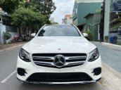 Cần bán xe Mercedes GLC 300 AMG năm sản xuất 2016, màu trắng 