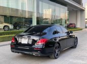 Cần bán xe Mercedes E300 AMG sản xuất 2019, giá thấp