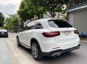 Cần bán xe Mercedes GLC 300 AMG năm sản xuất 2016, màu trắng 