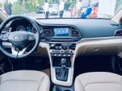 Bán Hyundai Elantra đời 2021, màu trắng