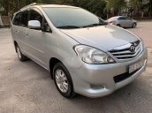 Cần bán xe Toyota Innova đời 2010, màu bạc, giá tốt