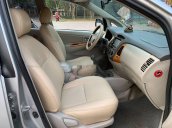 Cần bán xe Toyota Innova đời 2010, màu bạc, giá tốt