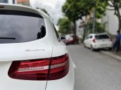 Cần bán xe Mercedes GLC 300 AMG năm sản xuất 2016, màu trắng 