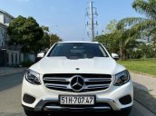 Cần bán gấp Mercedes GLC250 sản xuất 2019, giá mềm