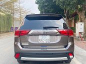 Cần bán lại xe Mitsubishi Outlander sản xuất năm 2019