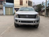 Bán gấp ô tô Ford Ranger năm 2014, màu bạc số sàn, 380 triệu