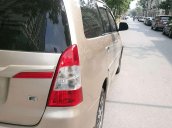 Cần bán lại xe Toyota Innova sản xuất năm 2015