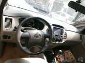 Cần bán lại xe Toyota Innova sản xuất năm 2015