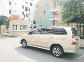 Cần bán Toyota Innova năm sản xuất 2015, màu vàng