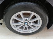 BMW 320i một đời chủ. Xe nhà trùm mền bởi vậy còn rất mới, toàn bộ còn zin theo xe