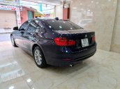 BMW 320i một đời chủ. Xe nhà trùm mền bởi vậy còn rất mới, toàn bộ còn zin theo xe