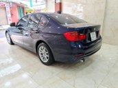 BMW 320i một đời chủ. Xe nhà trùm mền bởi vậy còn rất mới, toàn bộ còn zin theo xe