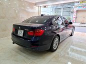 BMW 320i một đời chủ. Xe nhà trùm mền bởi vậy còn rất mới, toàn bộ còn zin theo xe